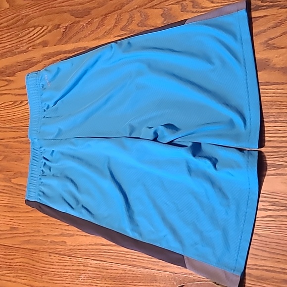 Nike Turquoise and Gray Sports Shorts - Boy's XL - Picture 7 of 7